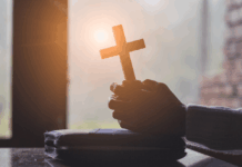 Una oración humilde, Misa Dominical