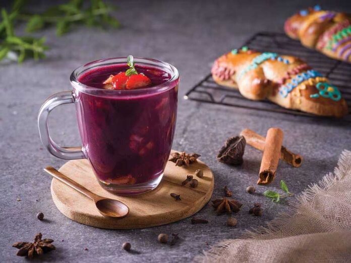Colada-Morada-y-Guagua-de-pan