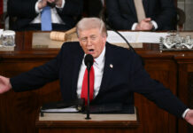 Al mundo desde la más espectacular tarima legislativa